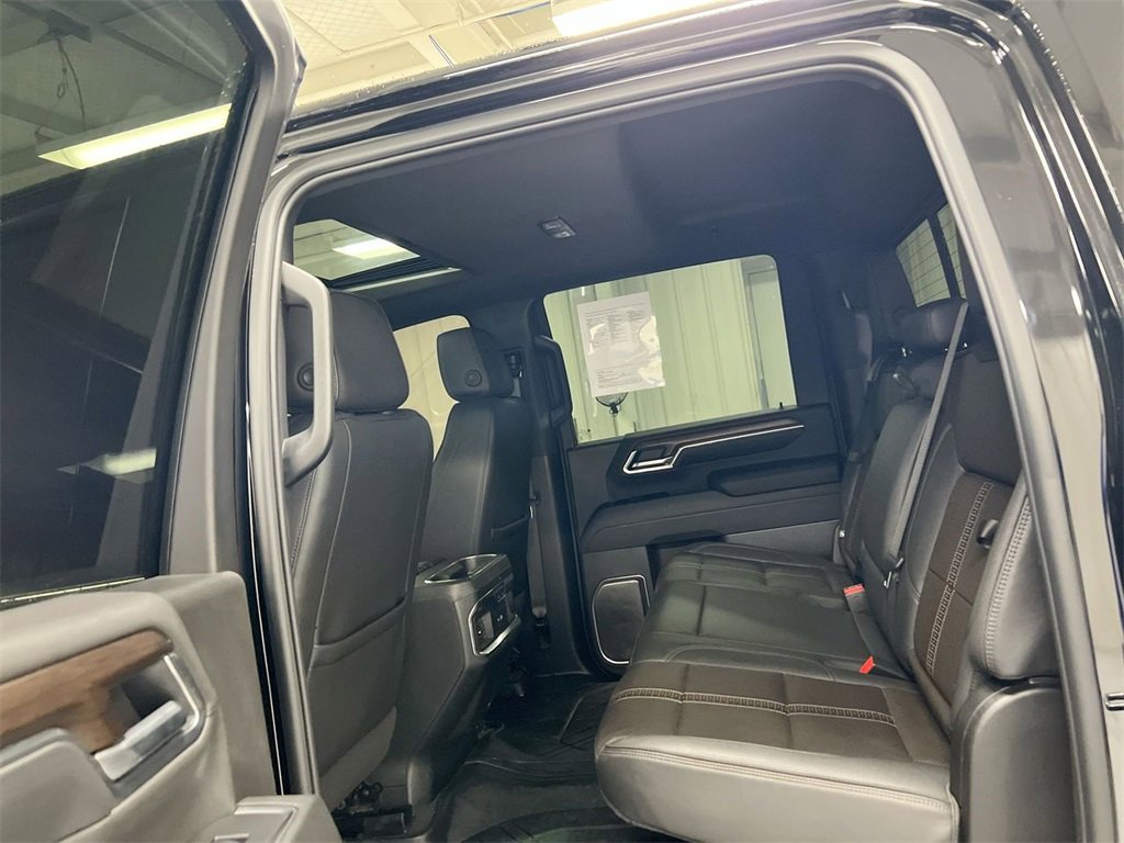 Used 2025 Chevrolet Silverado 2500 High Country w/ Technology Package image 24