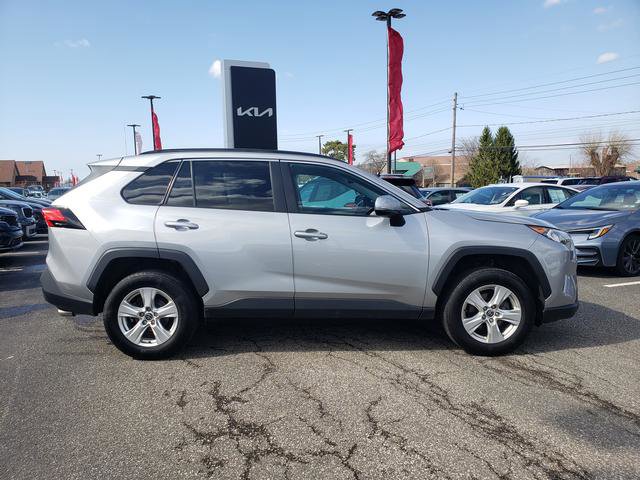 Used 2021 Toyota RAV4 XLE image 2