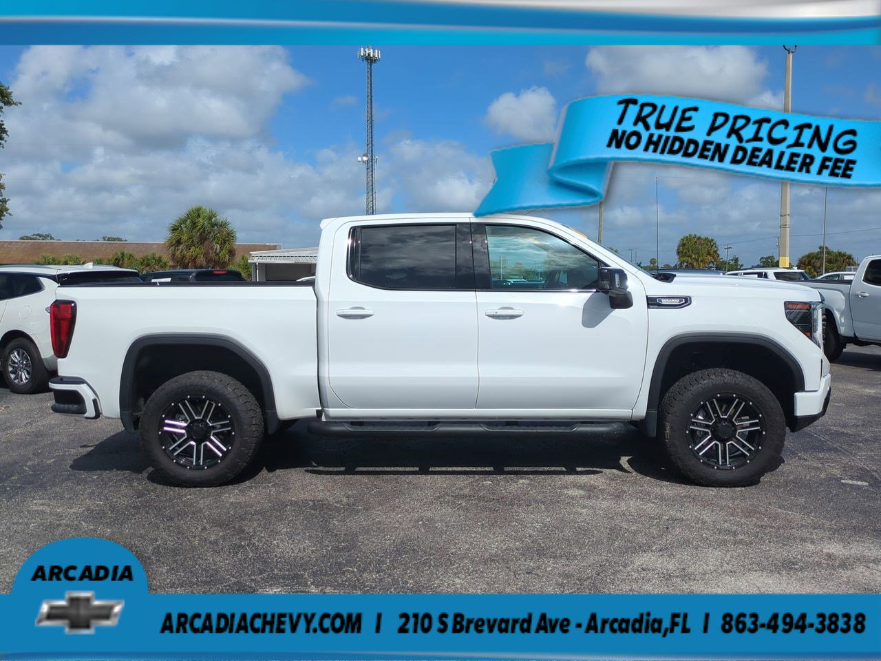 Used 2024 GMC Sierra 1500 AT4 w/ Technology Package AWD/4WD image 3