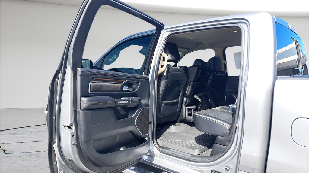 Used 2021 RAM 1500 Laramie AWD/4WD image 11