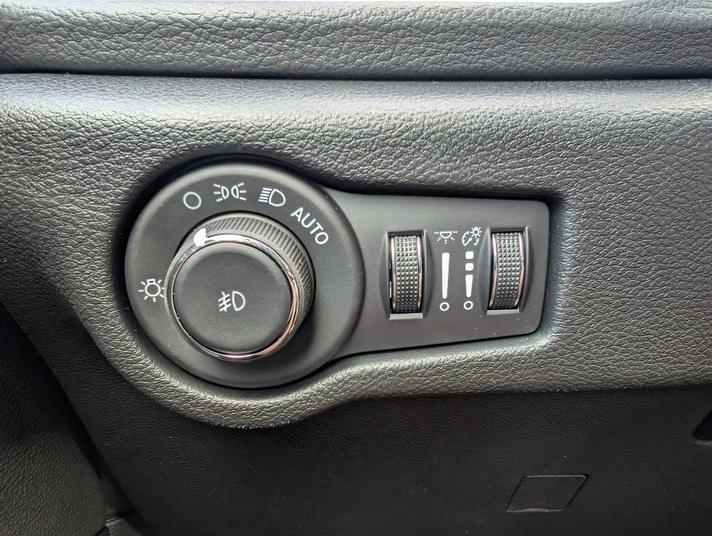 New 2026 Chrysler Pacifica Select image 35