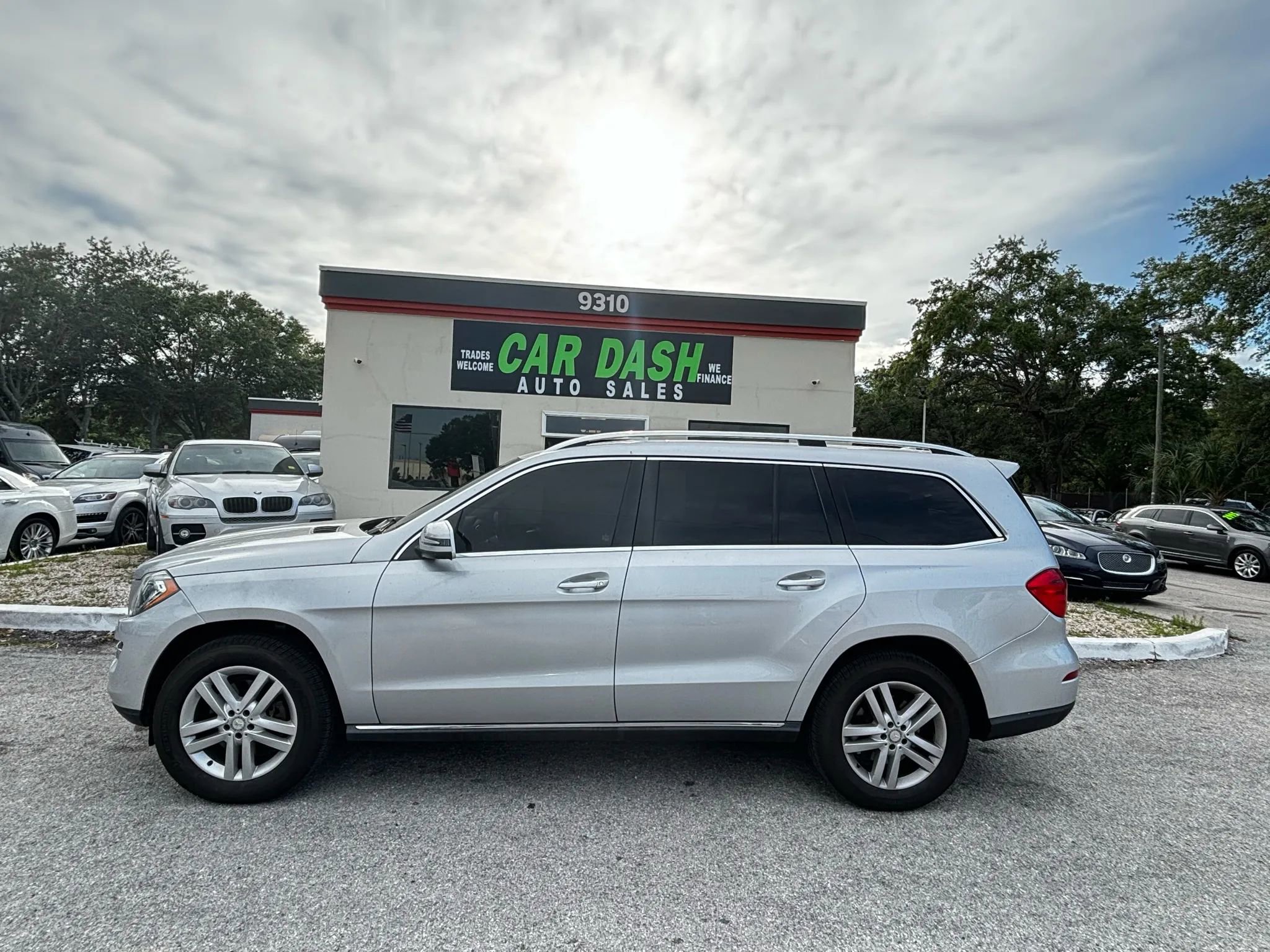 Used 2015 Mercedes-Benz GL 320 BlueTEC 4MATIC image 3