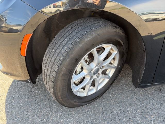 Used 2022 Chrysler Pacifica Touring-L FWD image 17
