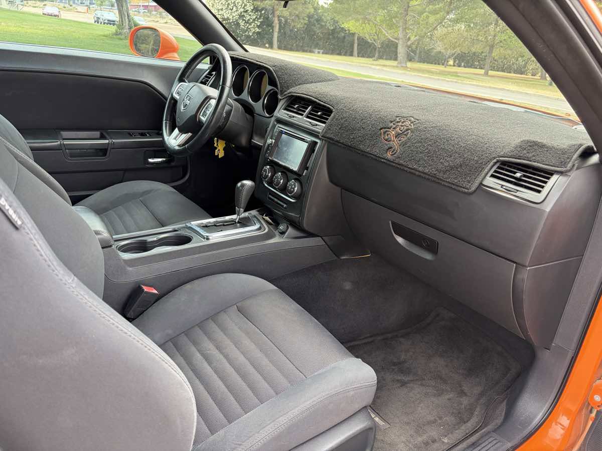 Used 2012 Dodge Challenger SXT image 14