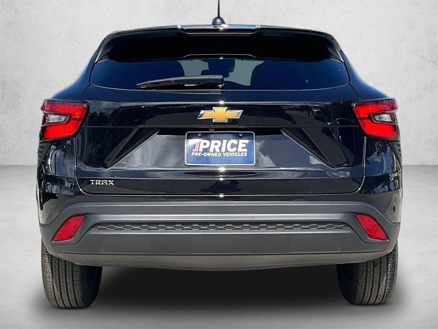 Certified 2026 Chevrolet Trax LS FWD image 4