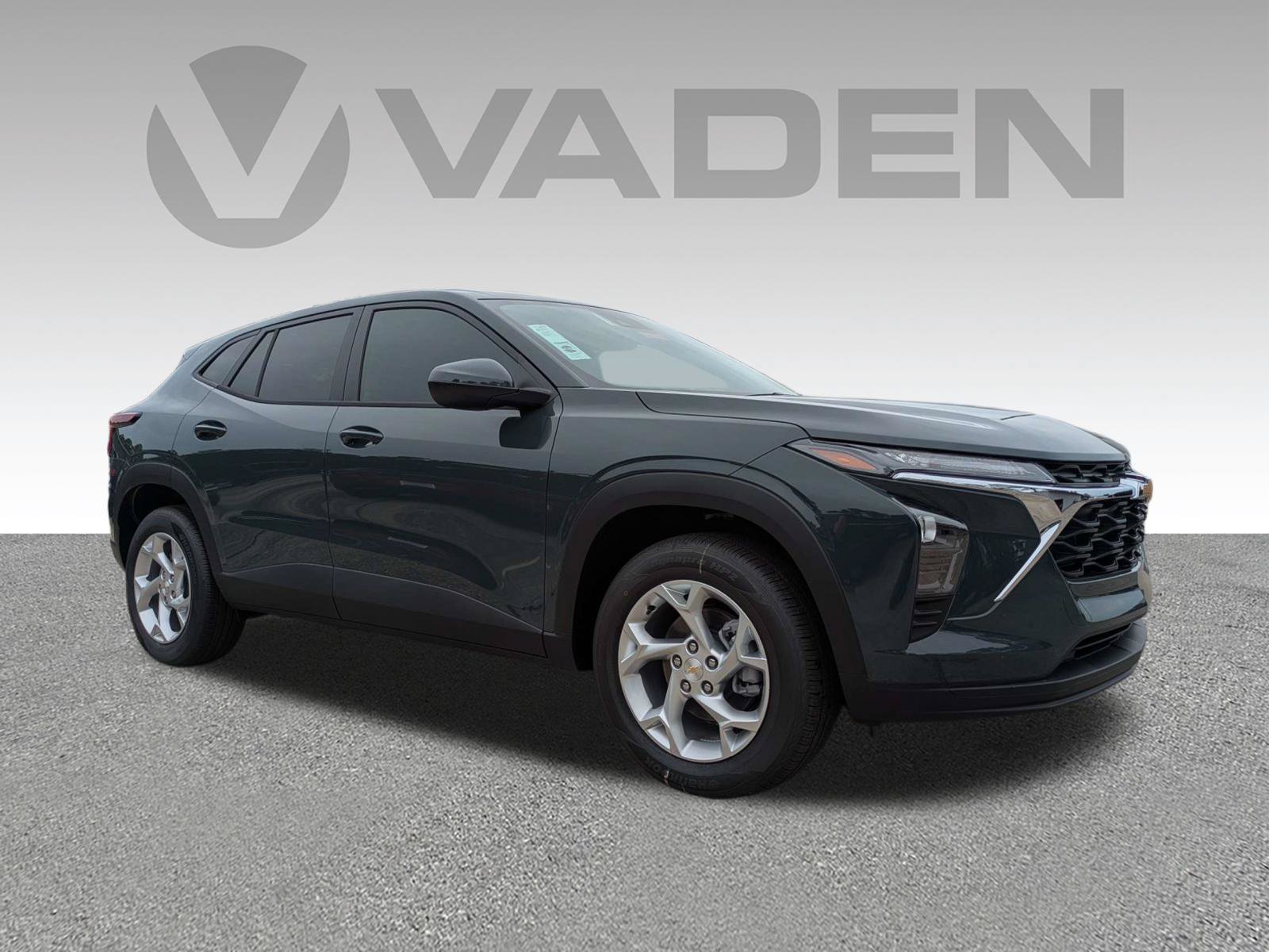 New 2026 Chevrolet Trax LS w/ LS Convenience Package FWD image 3