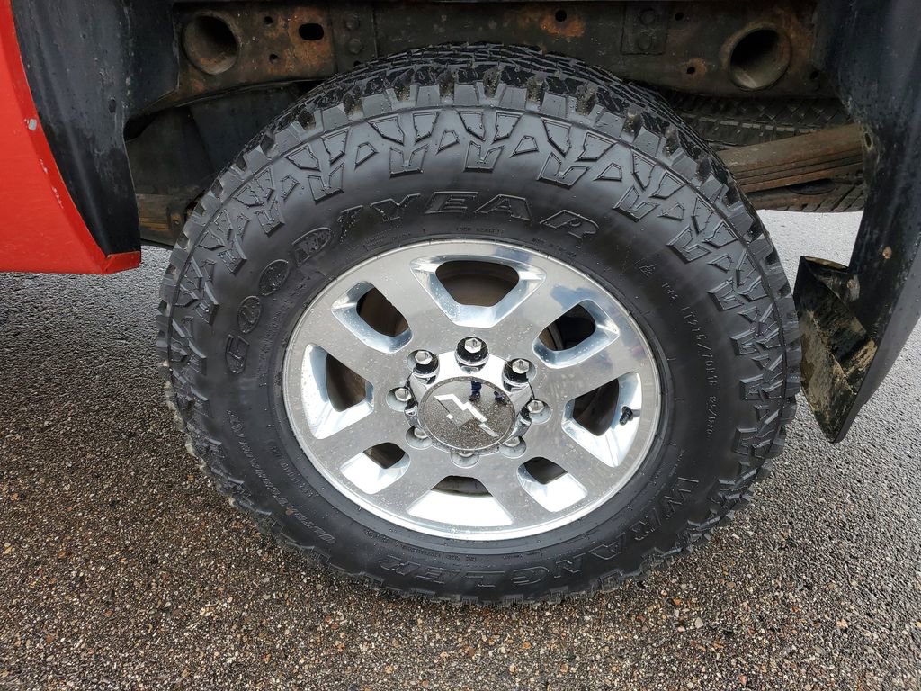 Used 2011 Chevrolet Silverado 2500 LTZ w/ LTZ Plus Package AWD/4WD image 29