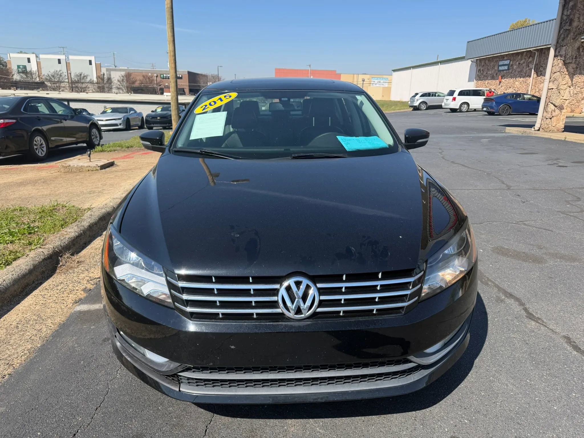 Used 2015 Volkswagen Passat TDI SEL Premium image 2