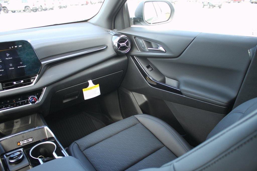 New 2026 Chevrolet Equinox LT w/ Convenience Package II image 7