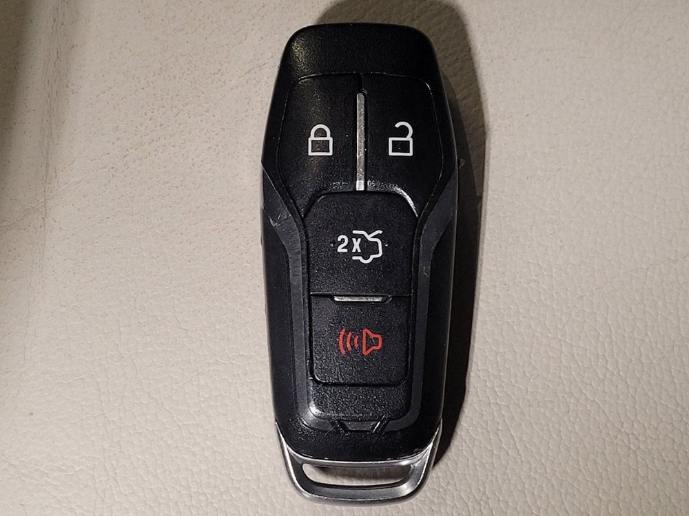 Used 2015 Ford Edge Titanium AWD/4WD image 32