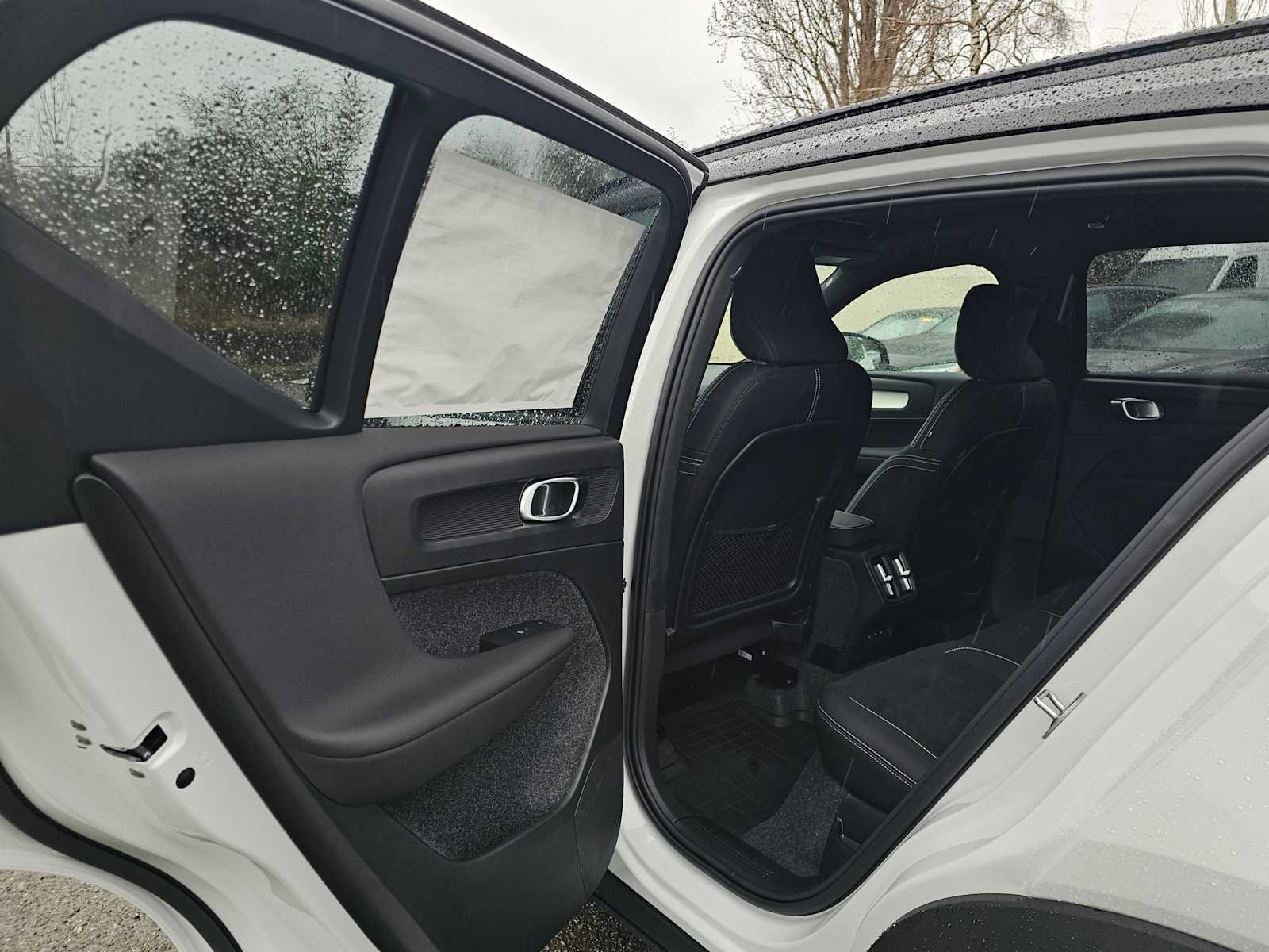 New 2026 Volvo XC40 B5 Ultra w/ Climate Package AWD/4WD image 18