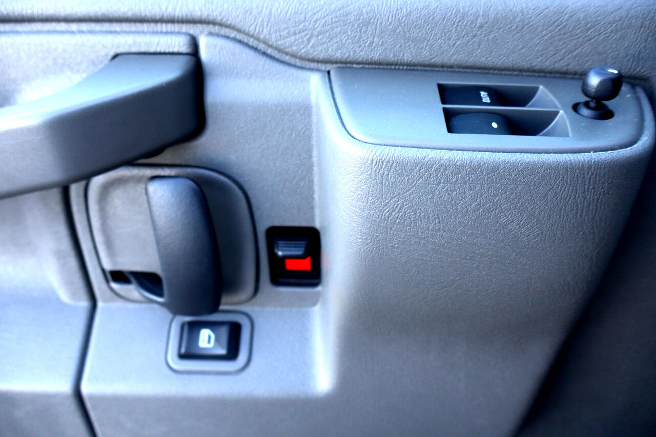 Used 2023 GMC Savana 3500 LS image 10