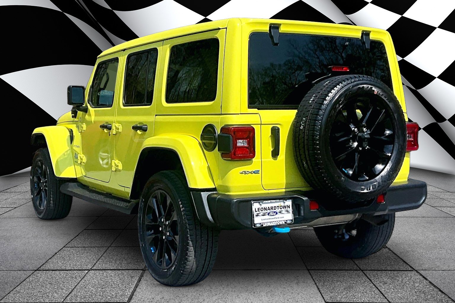 Used 2023 Jeep Wrangler Unlimited Sahara w/ Cold Weather Group AWD/4WD image 12