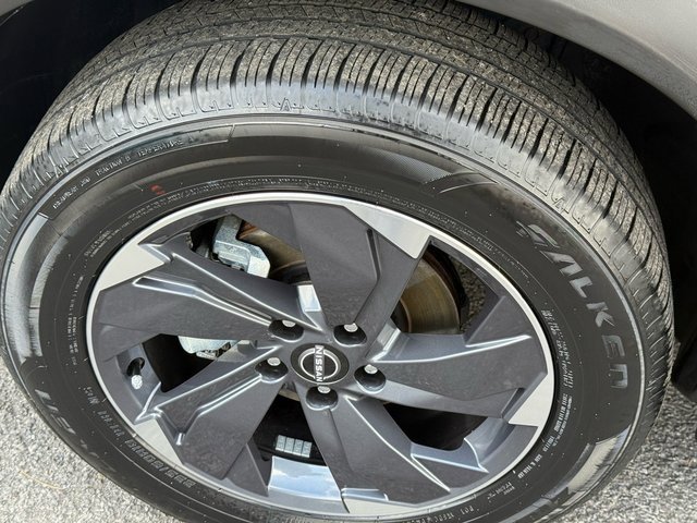 Used 2025 Nissan Rogue SV image 26