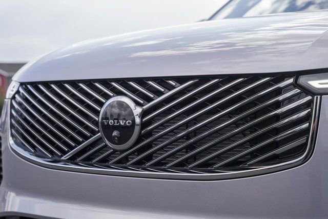New 2026 Volvo XC90 B6 Plus w/ Protection Package Premier image 12