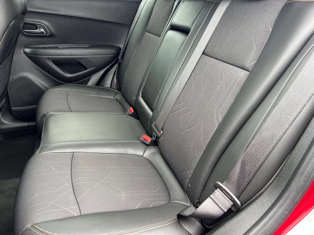 Used 2020 Chevrolet Trax LT w/ Driver Confidence Package FWD image 15