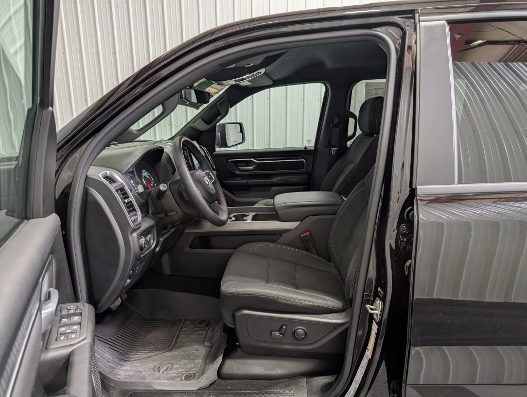 Used 2025 RAM 1500 Big Horn AWD/4WD image 15