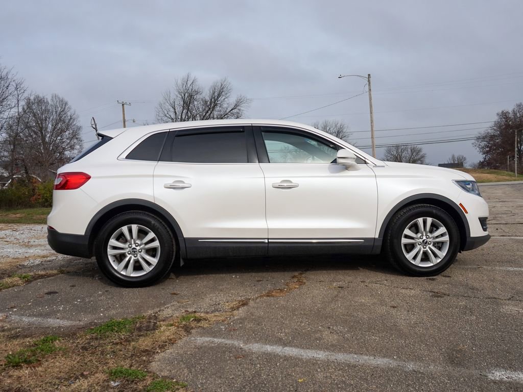 Used 2016 Lincoln MKX Premiere image 3