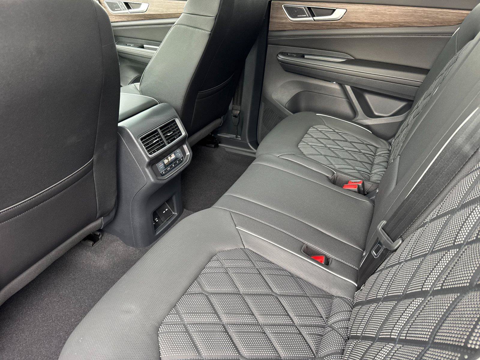 New 2026 Volkswagen Atlas SEL Premium R-Line AWD/4WD image 11