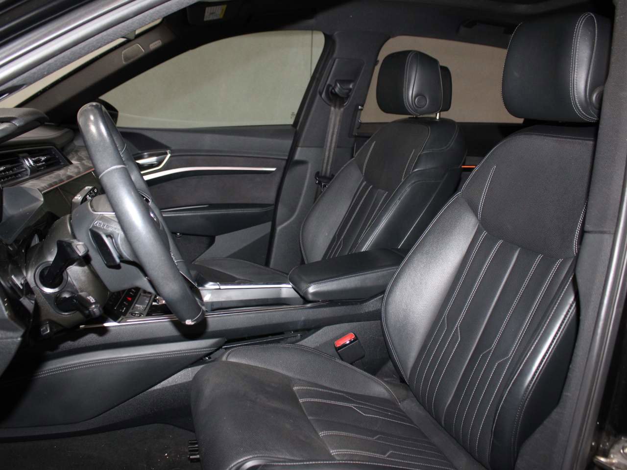 Used 2023 Audi e-tron Chronos AWD/4WD image 12
