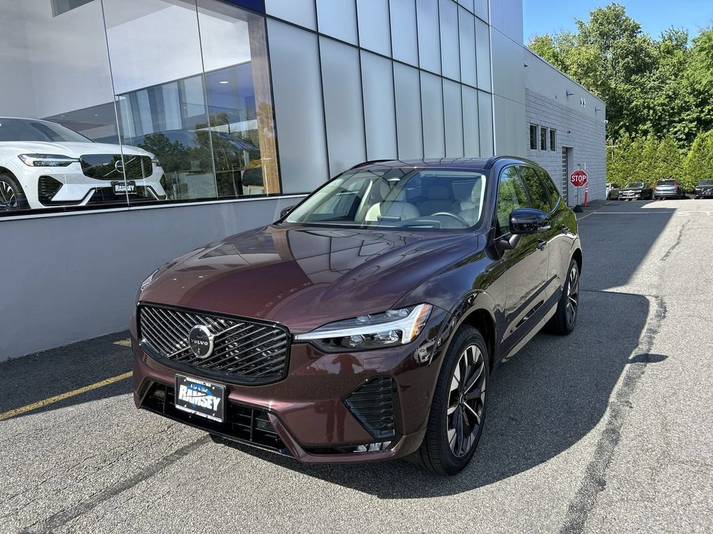 New 2026 Volvo XC60 B5 Ultra w/ Climate Package AWD/4WD image 4
