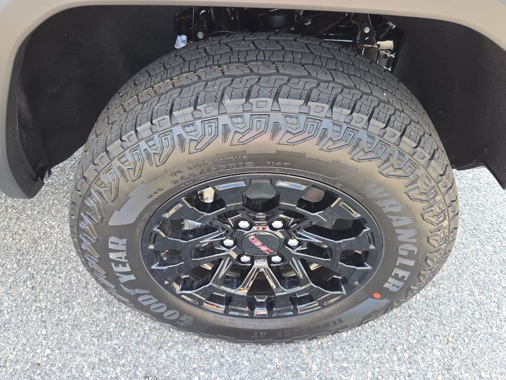 New 2026 GMC Canyon Elevation w/ Convenience Package RWD image 16