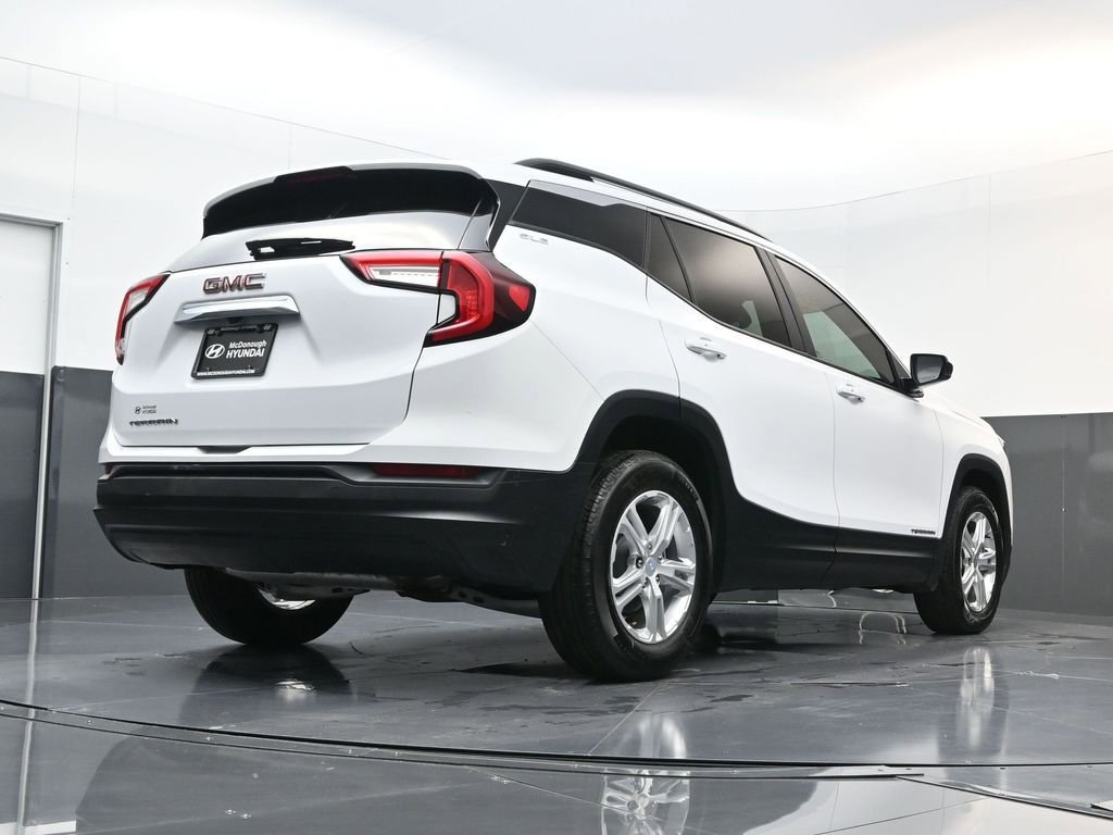 Used 2023 GMC Terrain SLE w/ Driver Convenience Package image 15