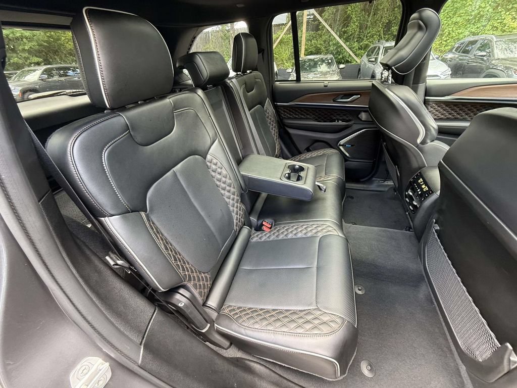 Used 2023 Jeep Grand Cherokee Summit w/ Adv Protech Group IV AWD/4WD image 10