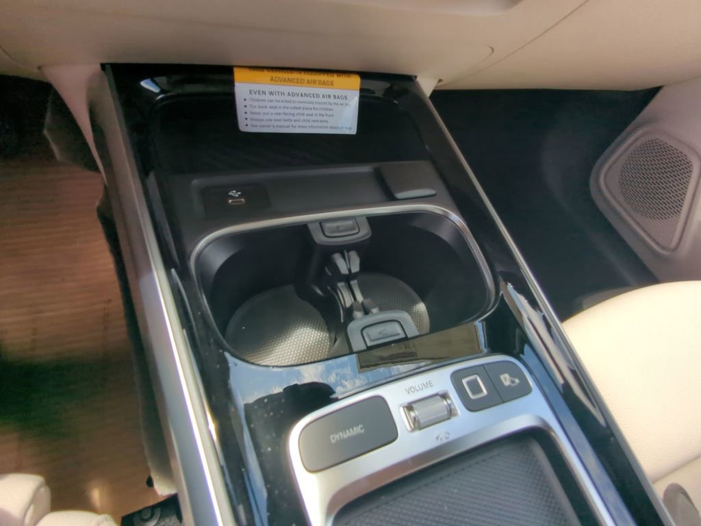 New 2025 Mercedes-Benz GLB 250 GLB 250 image 8