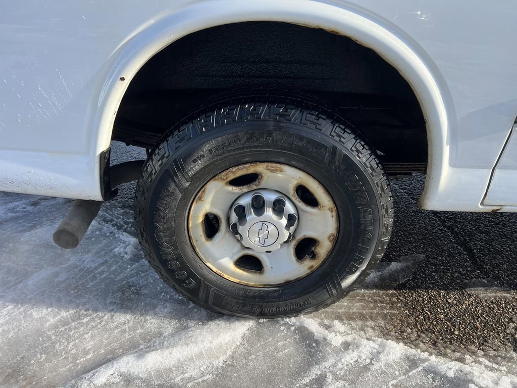 Used 2017 Chevrolet Express 3500 image 10