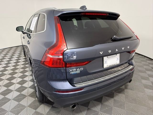 Used 2021 Volvo XC60 T5 Momentum w/ Climate Package image 4