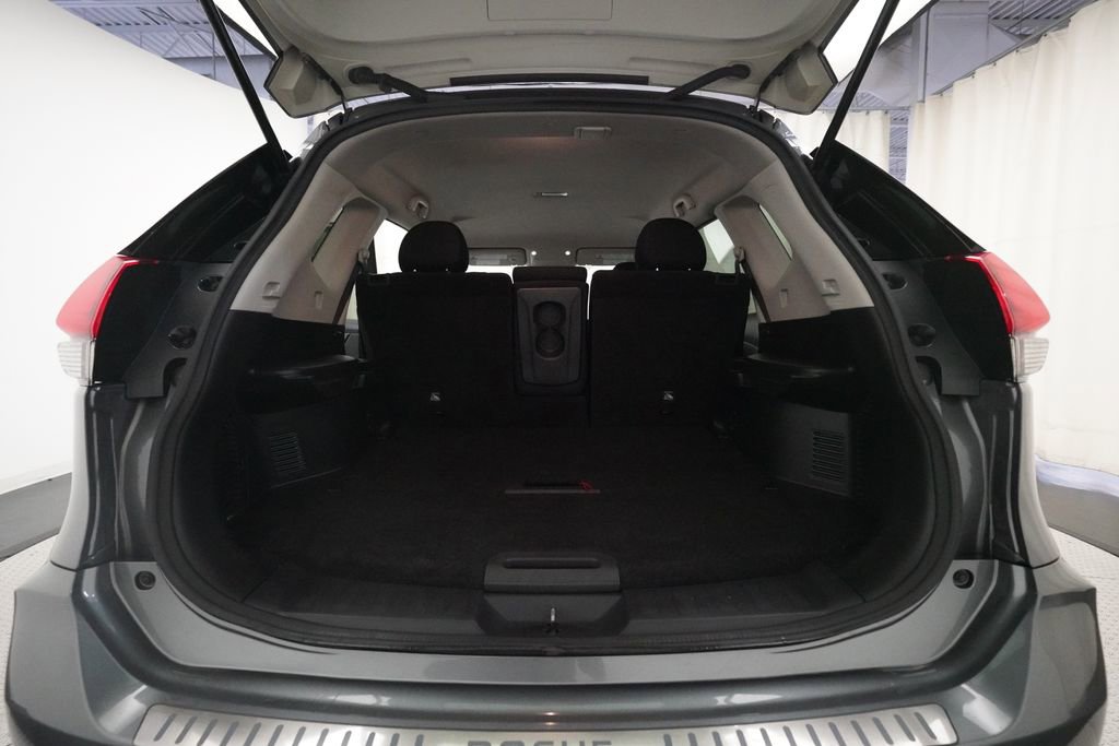 Used 2019 Nissan Rogue SV image 9