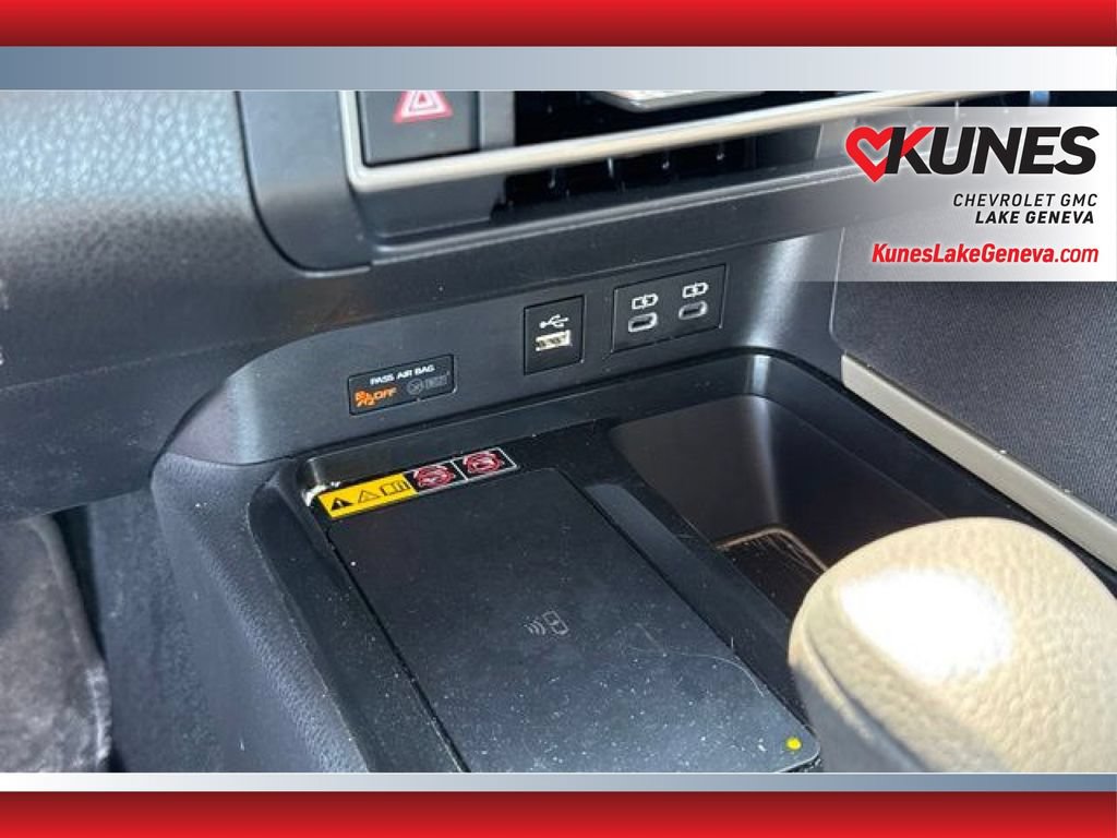 Used 2025 Toyota Camry LE FWD image 16