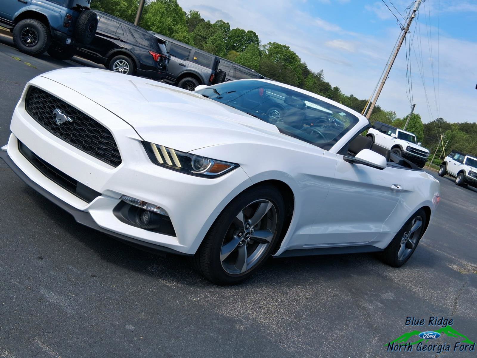 Used 2017 Ford Mustang Convertible w/ Equipment Group 051A RWD image 27