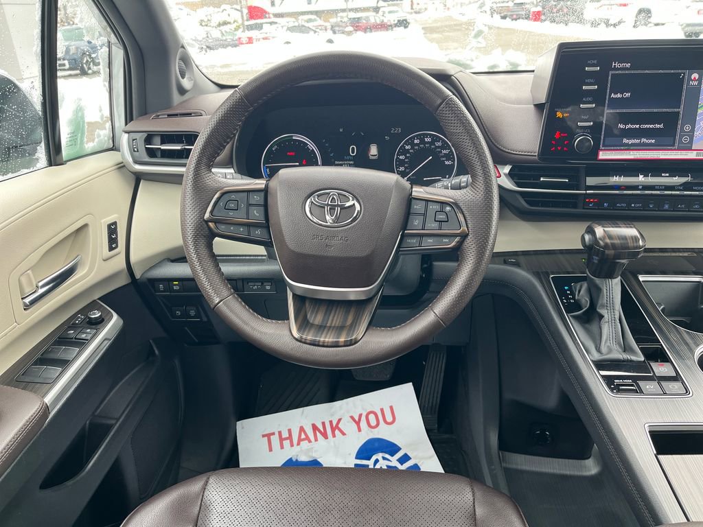 Certified 2024 Toyota Sienna Platinum image 15