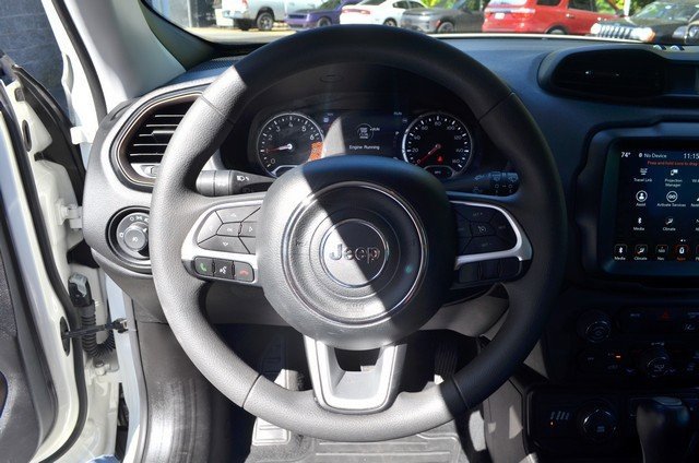 Used 2023 Jeep Renegade Latitude image 19
