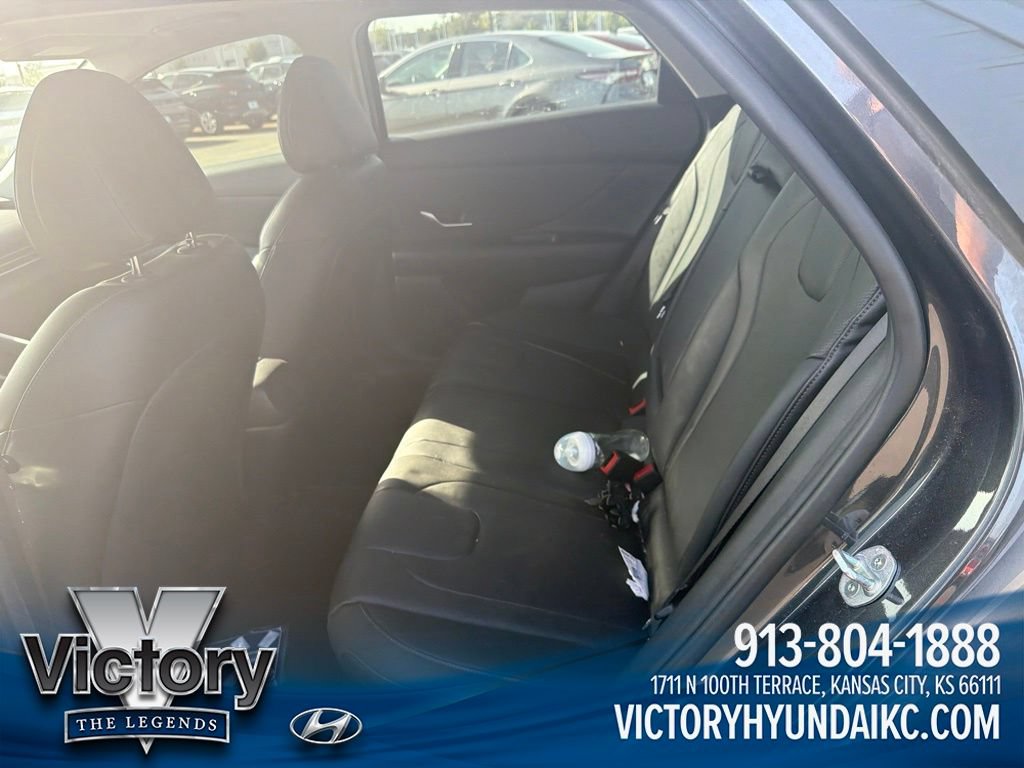 Used 2021 Hyundai Elantra Limited FWD image 9