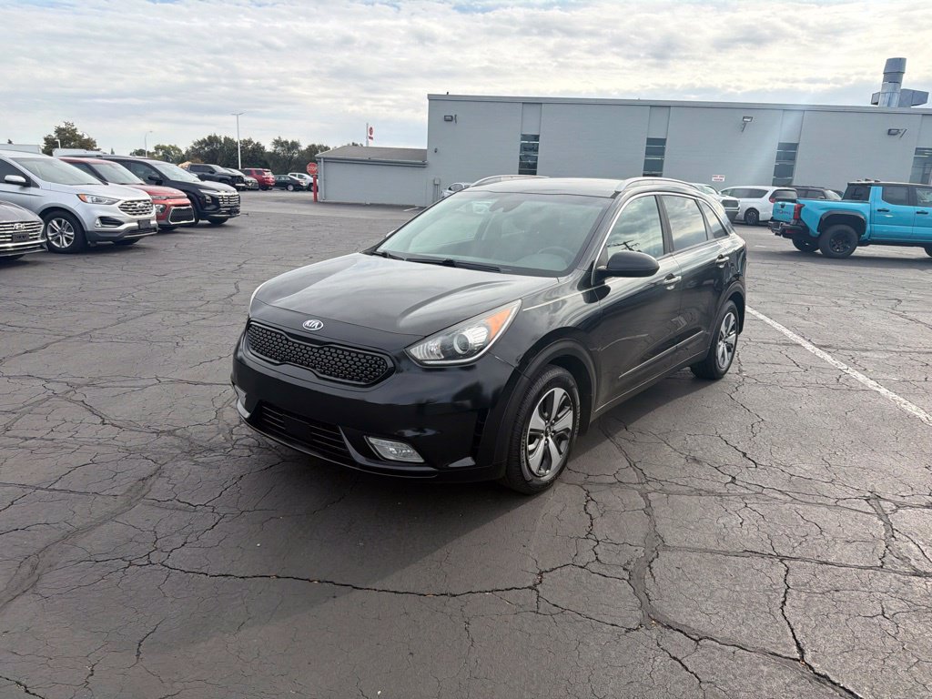 Used 2017 Kia Niro LX FWD image 2