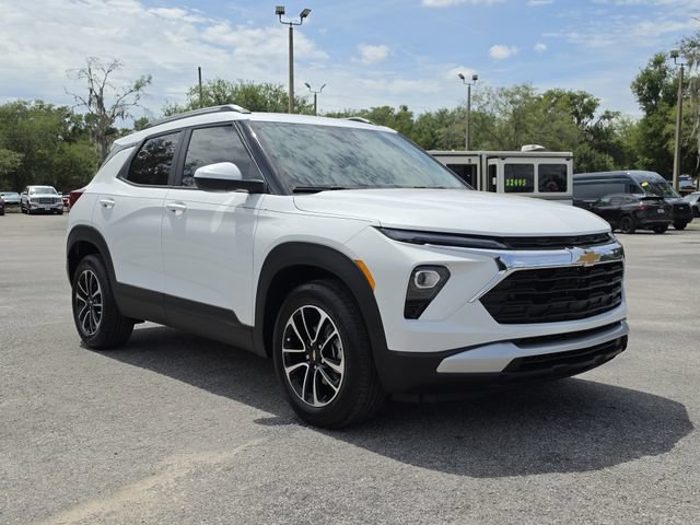 New 2026 Chevrolet TrailBlazer LT w/ LT Cold Weather Package FWD image 2