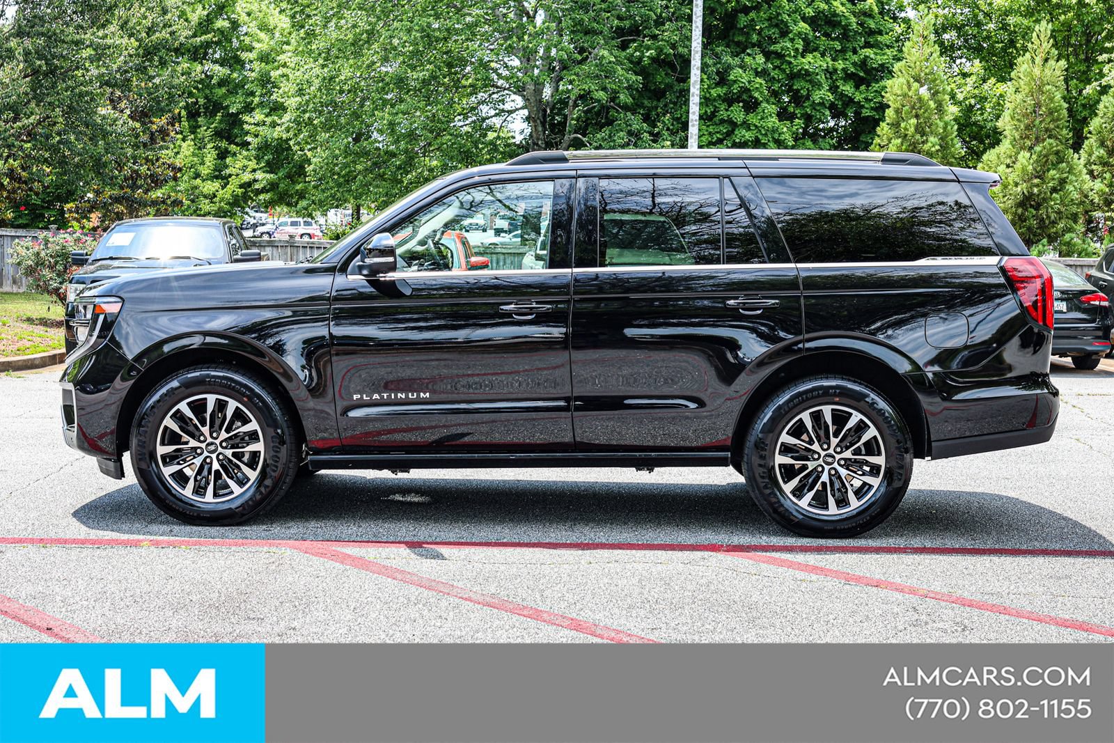 Used 2025 Ford Expedition Platinum AWD/4WD image 9