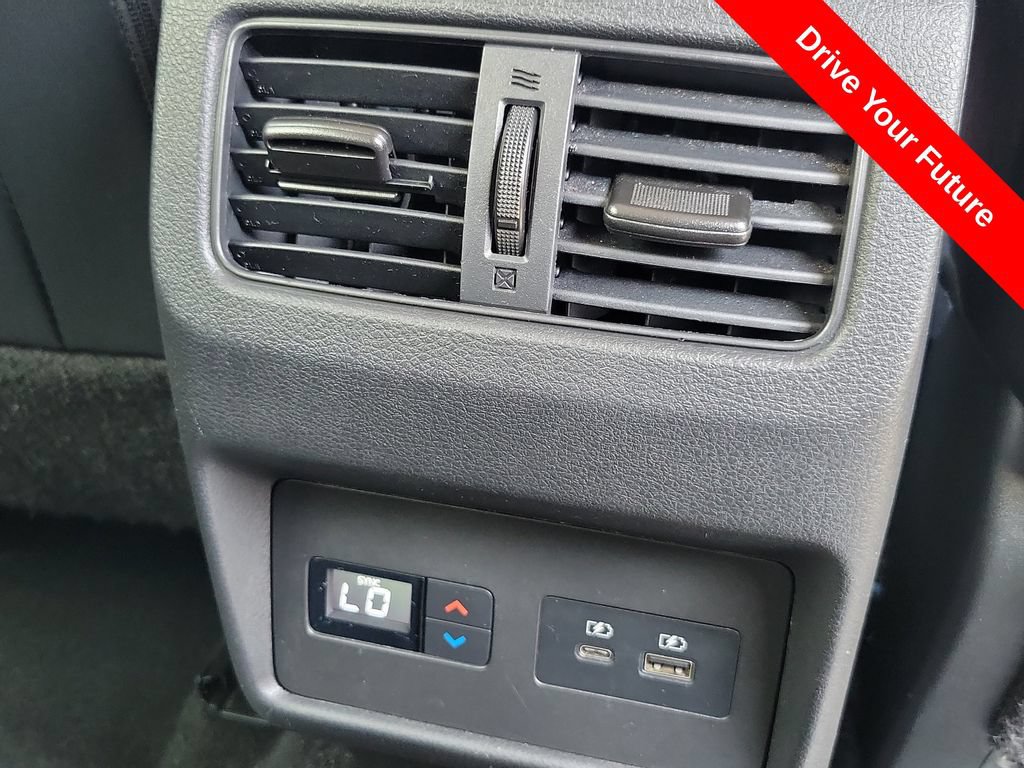 Used 2023 Nissan Rogue SL w/ SL Premium Package FWD image 23