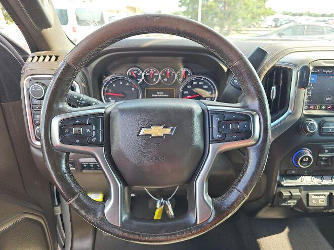 Used 2022 Chevrolet Silverado 3500 LT w/ Convenience Package AWD/4WD image 14