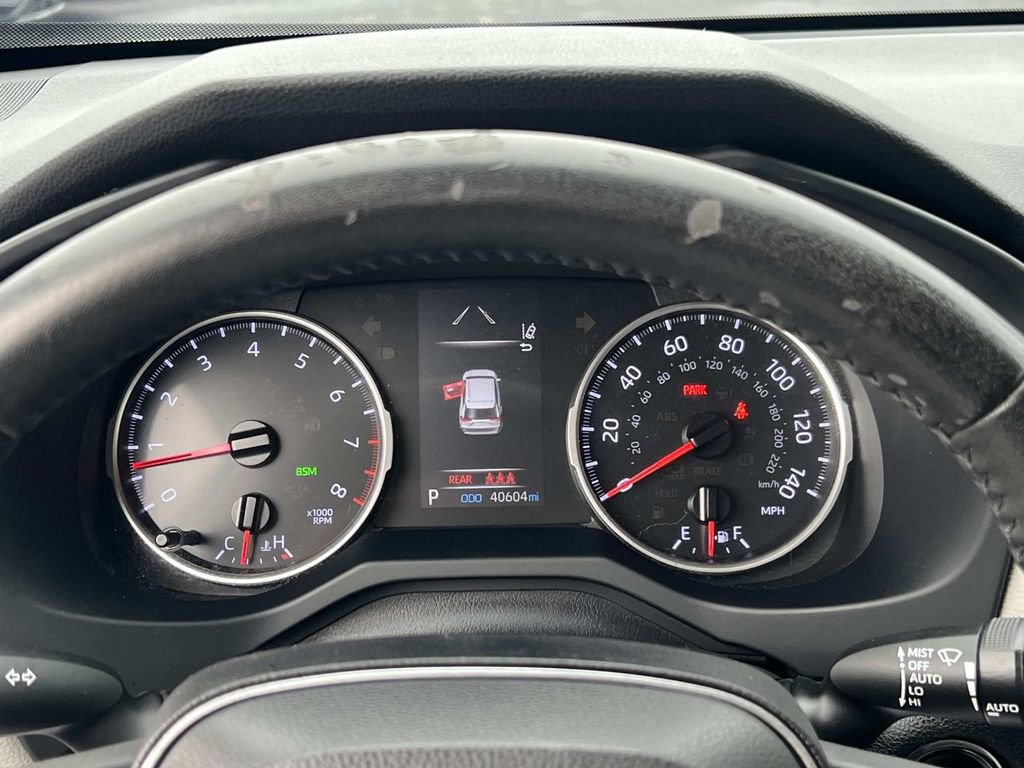 Used 2020 Toyota RAV4 XLE Premium image 27