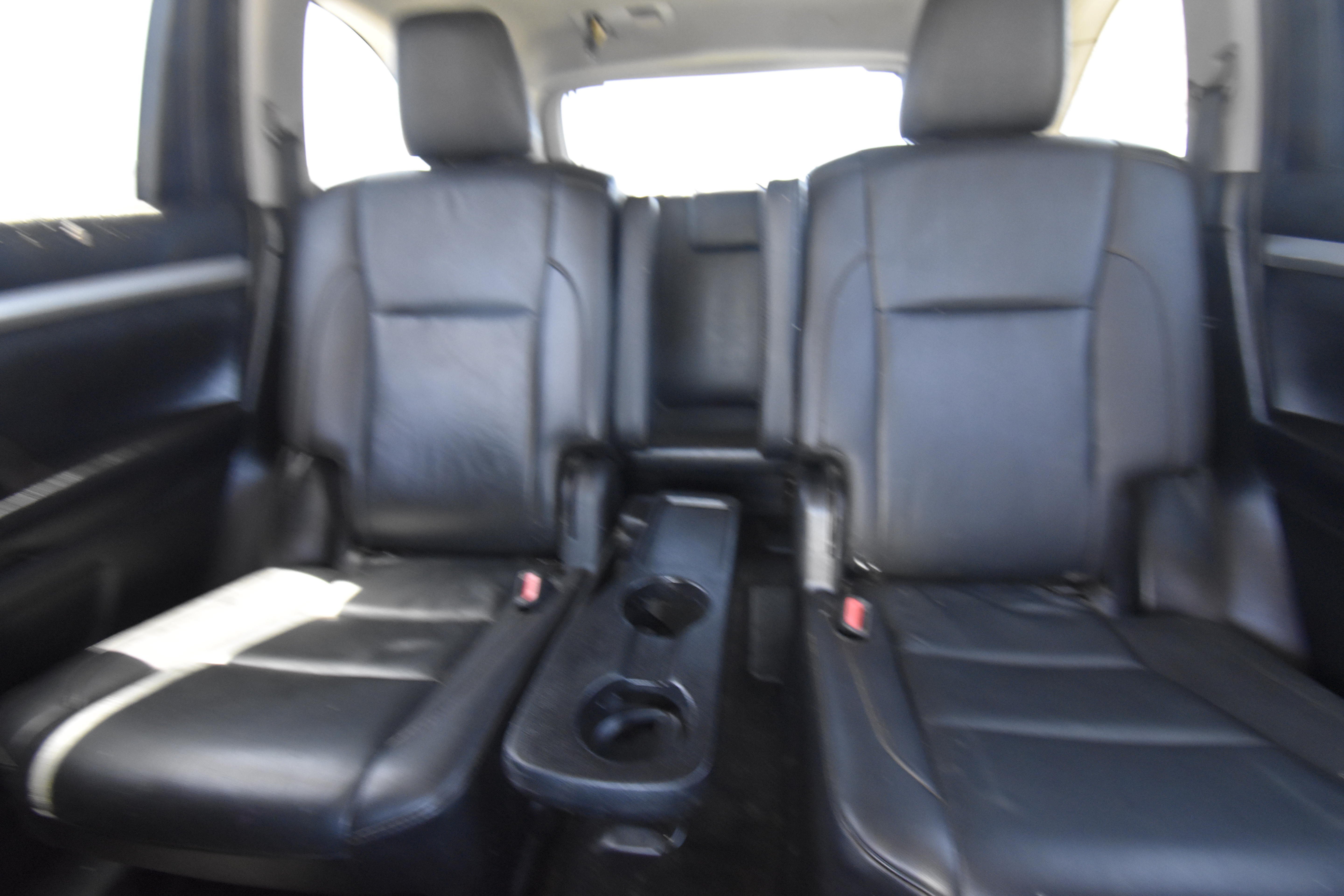 Used 2019 Toyota Highlander XLE FWD image 11