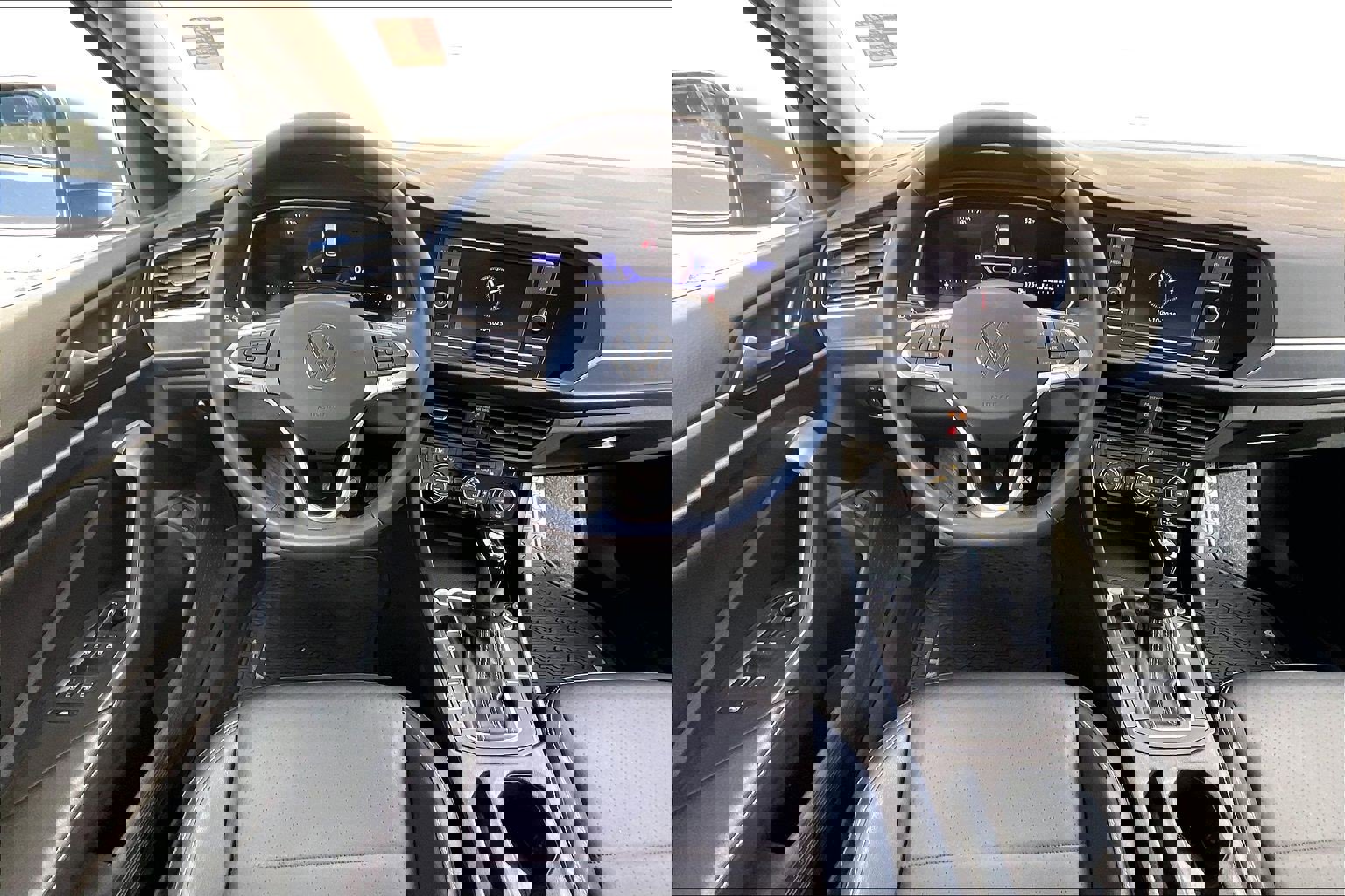 Certified 2024 Volkswagen Jetta SE image 4