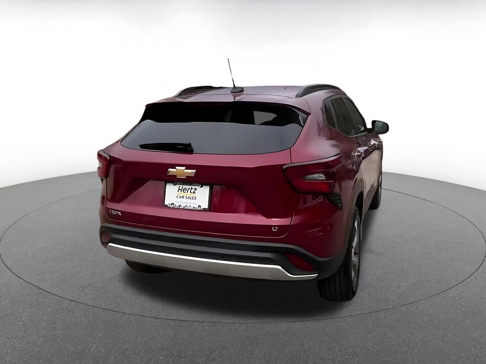 Used 2025 Chevrolet Trax LT w/ LT Convenience Package image 14