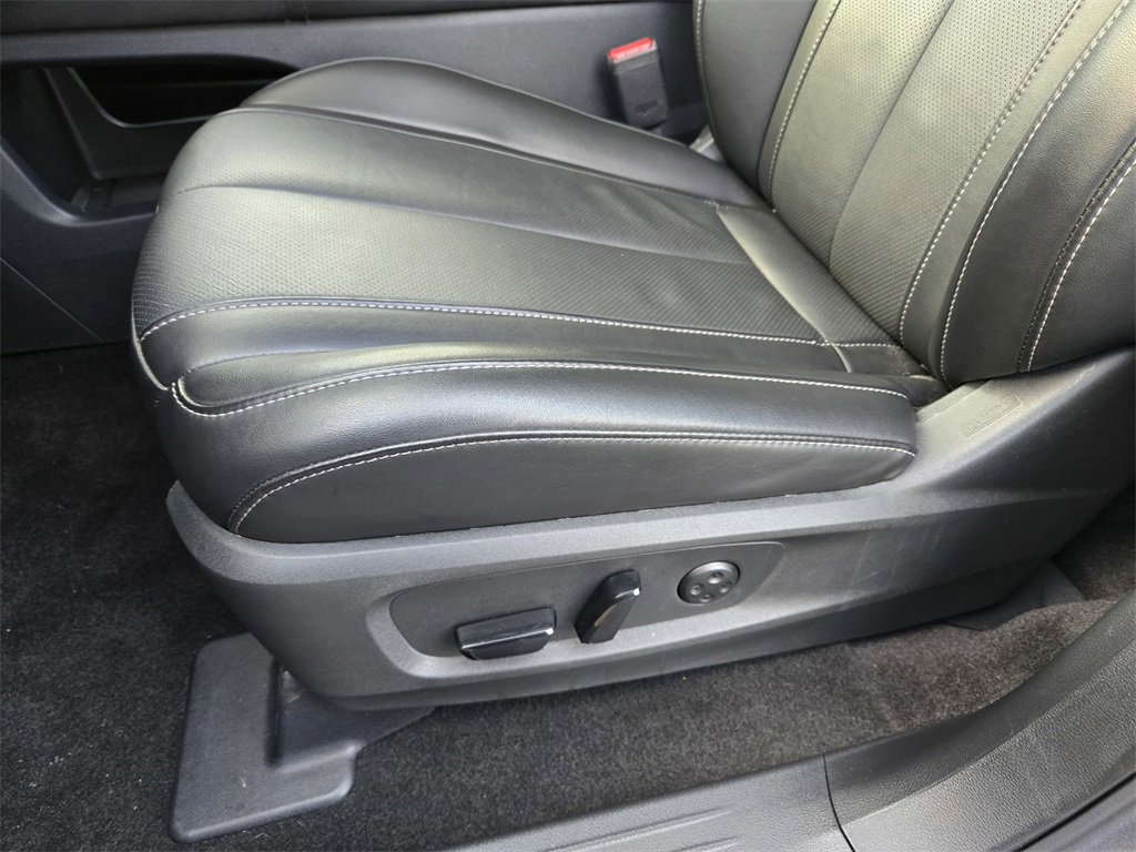 Certified 2025 INFINITI QX60 Luxe image 14