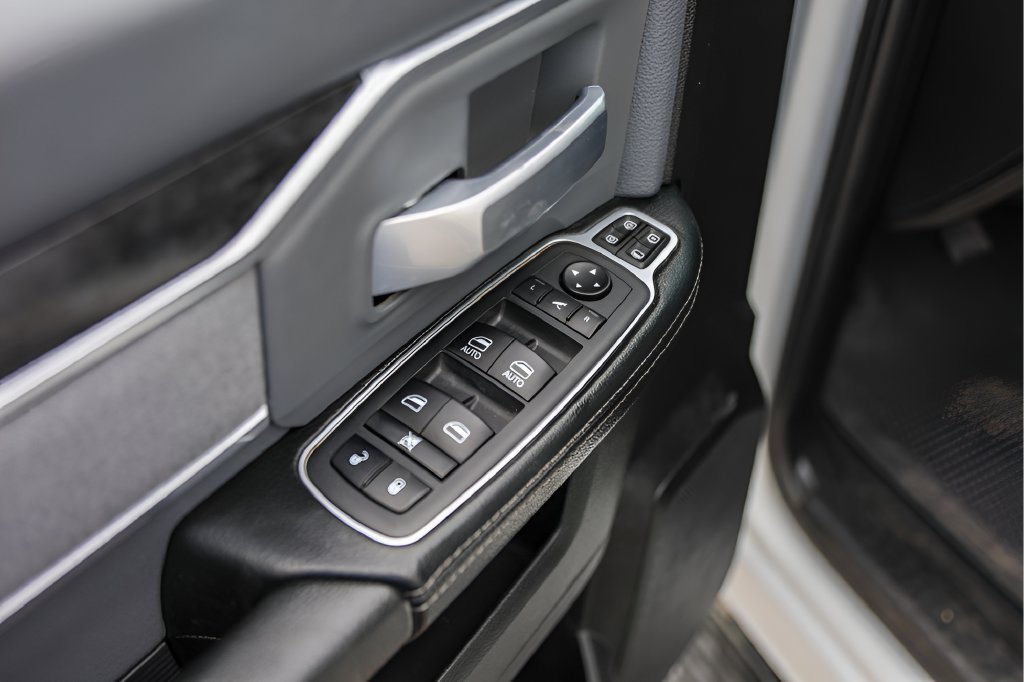 Used 2023 RAM 3500 Big Horn w/ Level 1 Equipment Group AWD/4WD image 26
