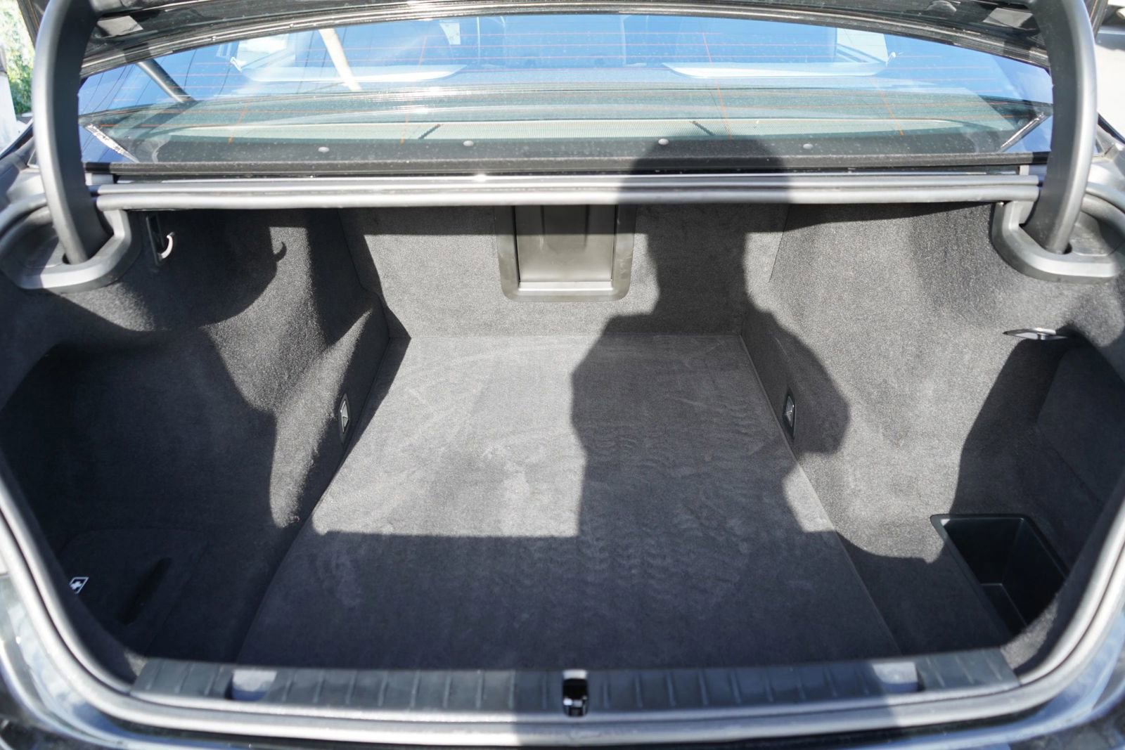 Used 2018 BMW 750i image 32