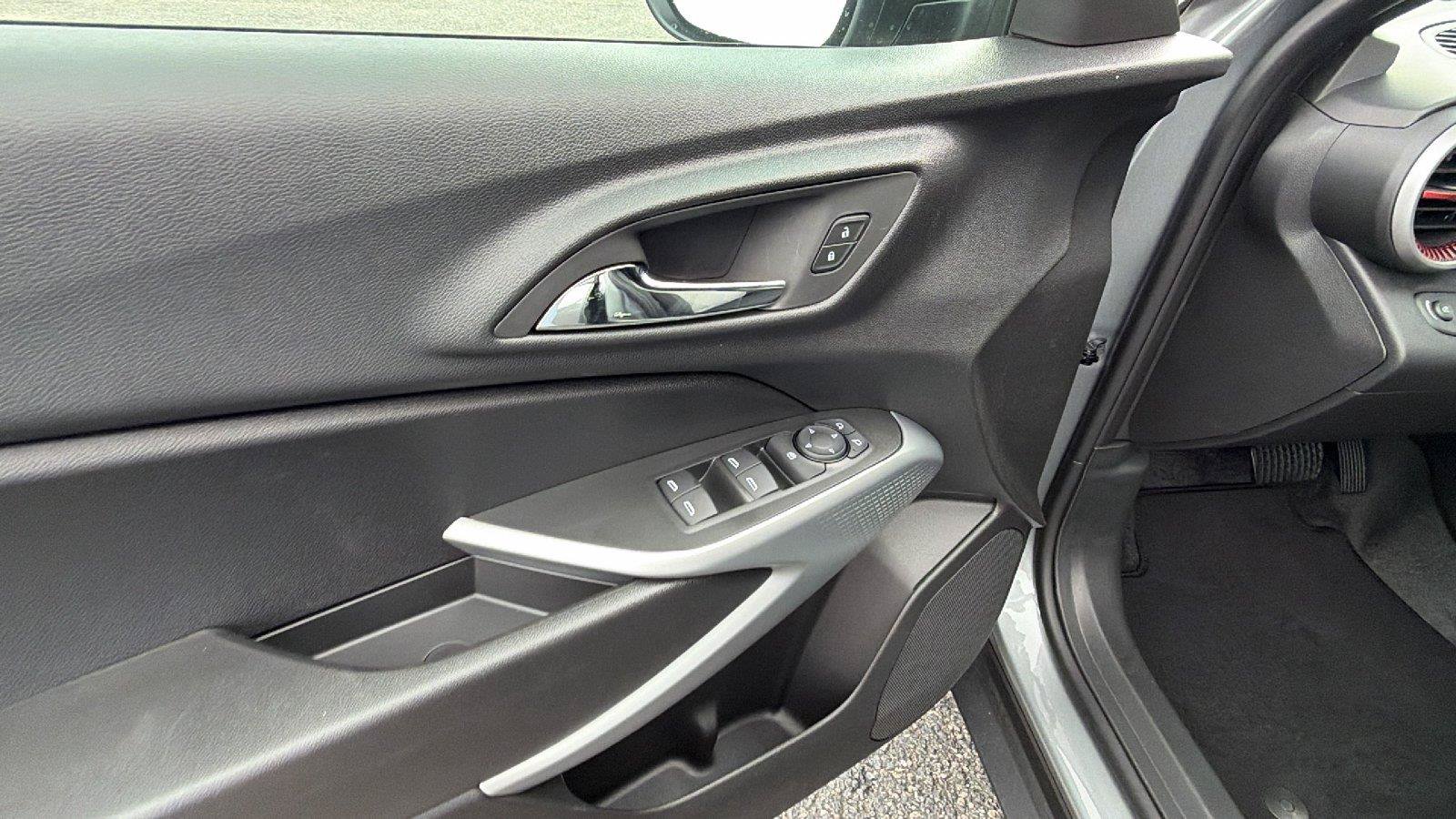 New 2026 Chevrolet Trax RS w/ Sunroof Package FWD image 16